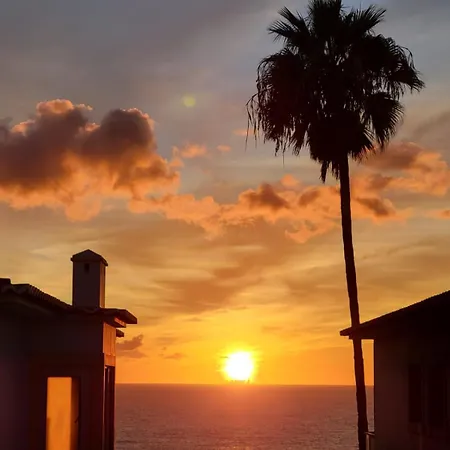 Varandas Do Sol - Private Sun Terrace Close To Natural Pools & Praia Formosa アパート